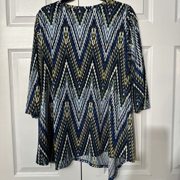 Karen Kane 1x blue geometric print 3/4 sleeve tunic top. - Picture 3 of 5